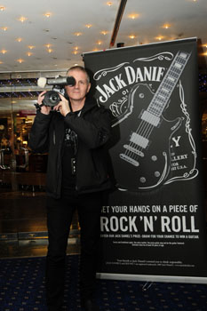 Frontface_Jack_rocks_a_0005