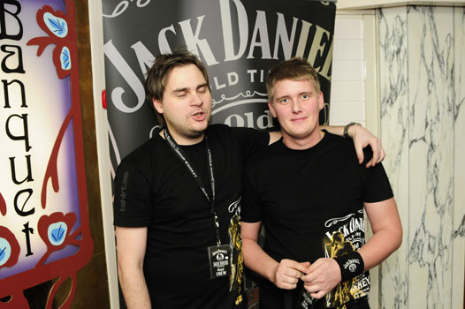 Frontface_Jack_rocks_a_0014