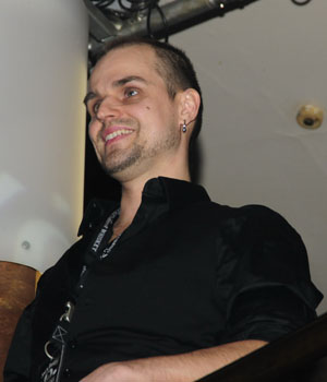 Frontface_Jack_rocks_a_0029