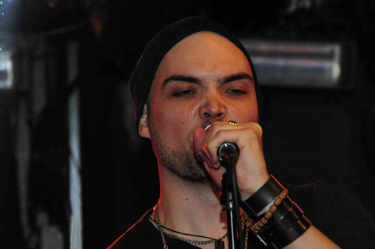 Frontface_Jack_rocks_a_0042