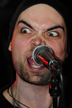Frontface_Jack_rocks_a_0043