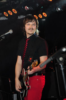 Frontface_Jack_rocks_a_0055