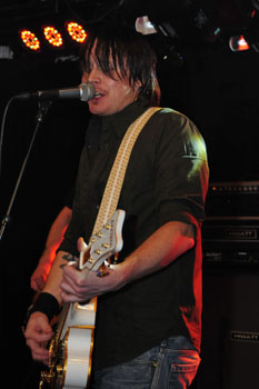 Frontface_Jack_rocks_a_0070