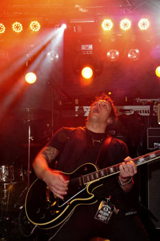 Frontface_Jack_rocks_a_0072
