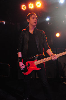 Frontface_Jack_rocks_a_0102