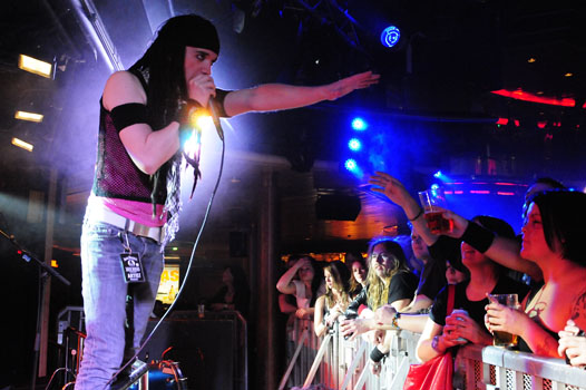 Frontface_Jack_rocks_a_0103