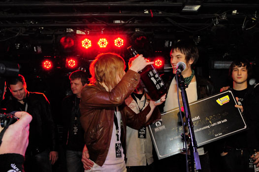 Frontface_Jack_rocks_a_0123