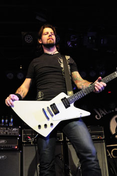 Frontface_Jack_rocks_a_0134