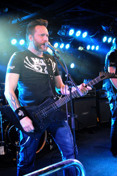 Frontface_Jack_rocks_a_0138