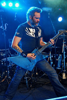 Frontface_Jack_rocks_a_0141