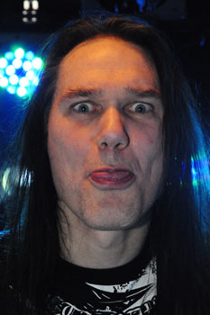 Frontface_Jack_rocks_a_0162