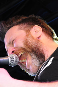 Frontface_Jack_rocks_a_0166
