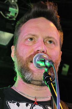 Frontface_Jack_rocks_a_0168