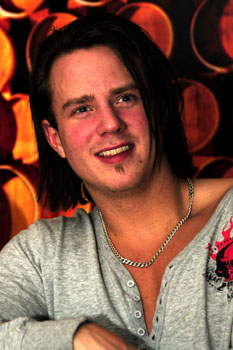 Frontface_Jack_rocks_a_0182